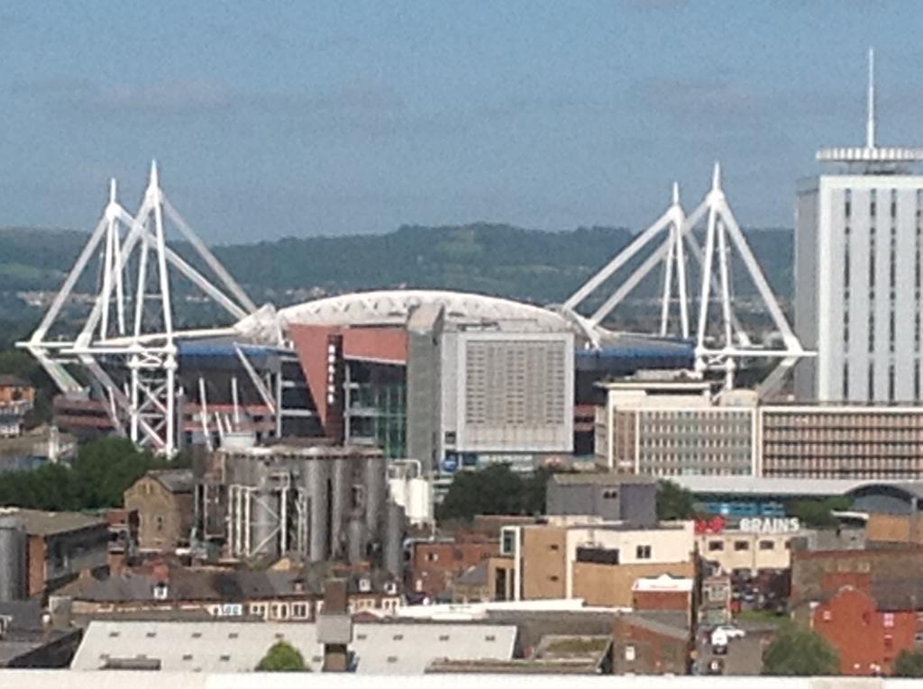 Riverbank Penthouse And Apartment Cardiff