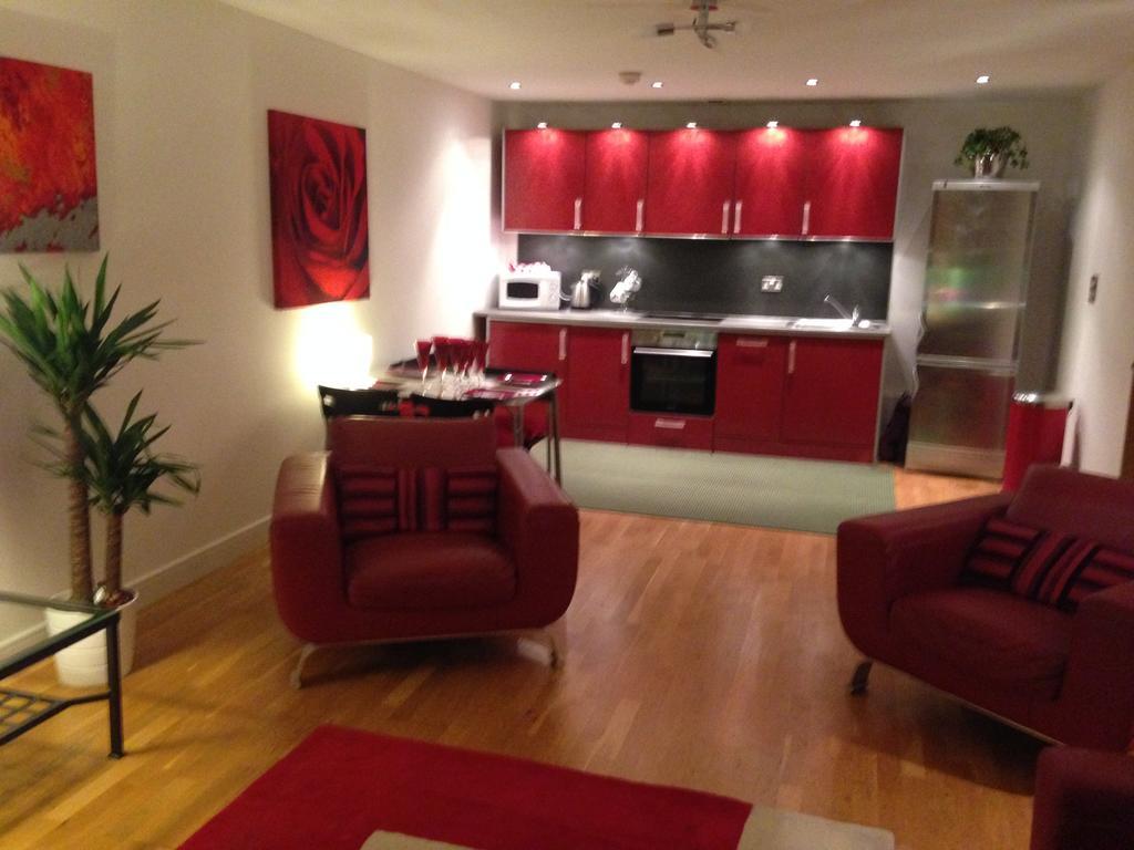 Stunning Spacious City Apartment With Free Parking Apartment