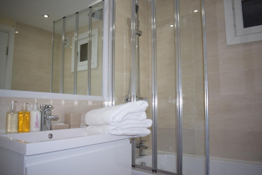Sky Night Serviced Apartment *