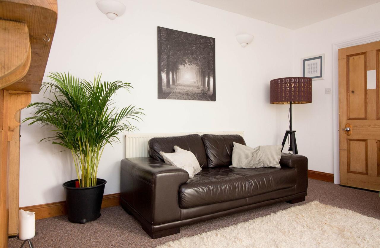 Diamond - Dalmore House Apartment Cardiff