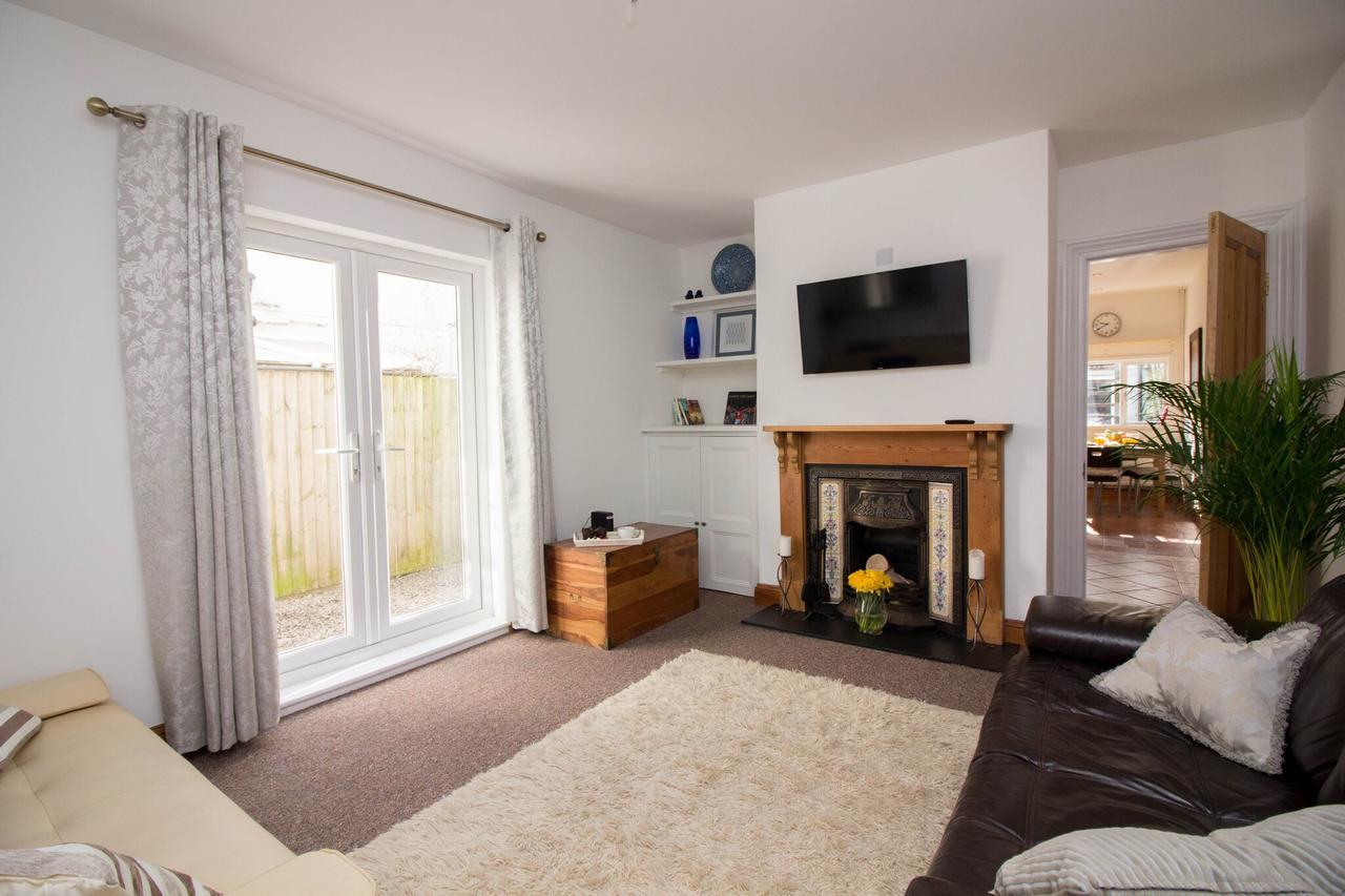 Diamond - Dalmore House Apartment Cardiff