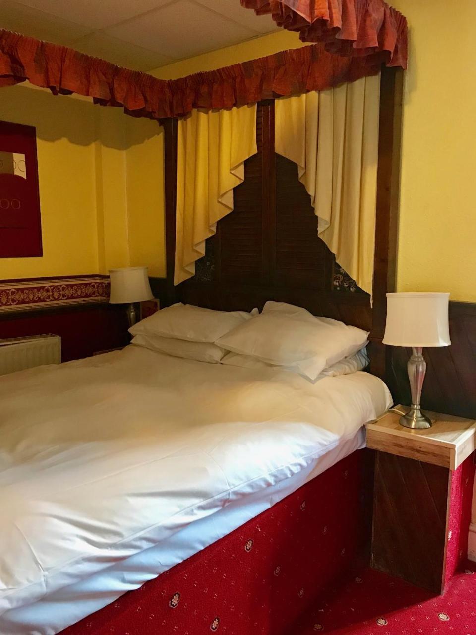 Guest house 144 Cathedral Road