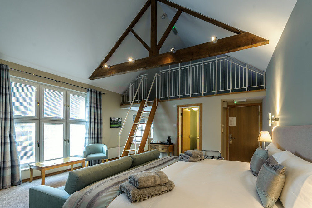 Hotel Old Post House Cardiff