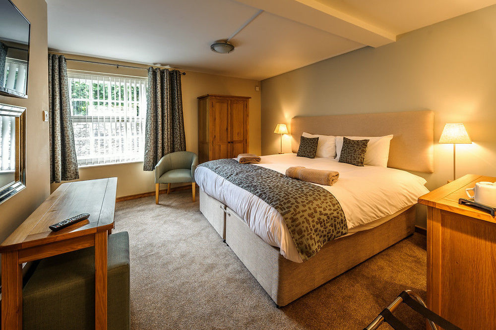 Hotel Old Post House Cardiff