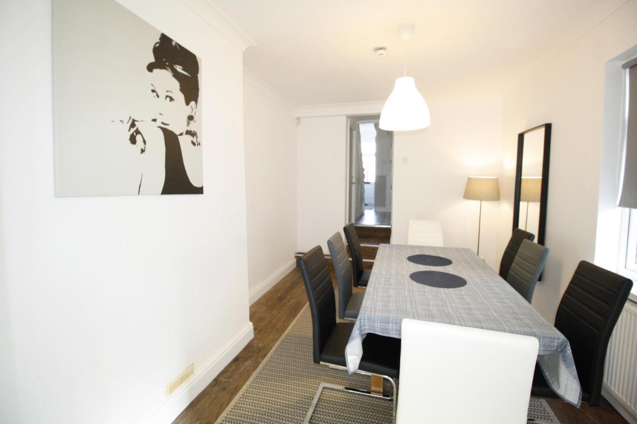 Luxurious 4-bed Victorian In The Heart Of Holiday home Cardiff