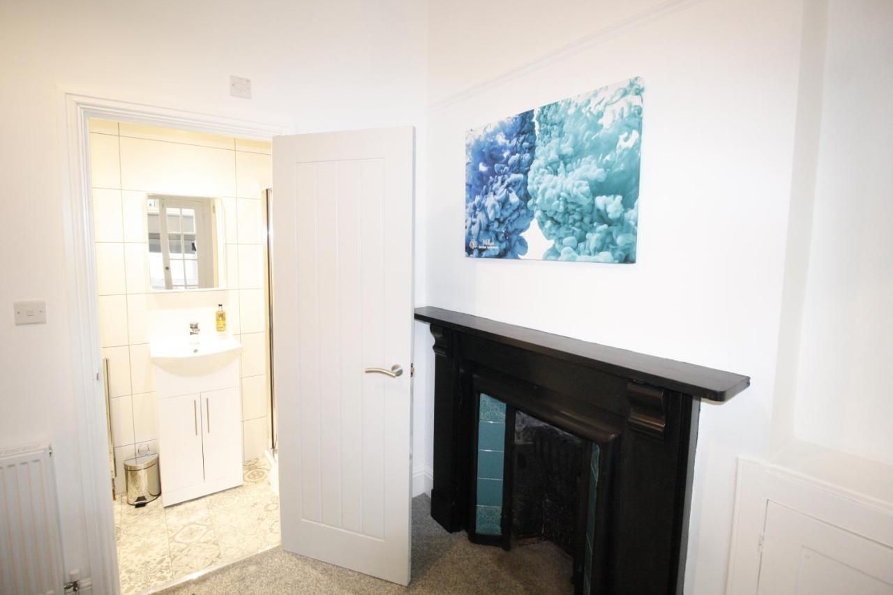 Luxurious 4-bed Victorian In The Heart Of Holiday home Cardiff