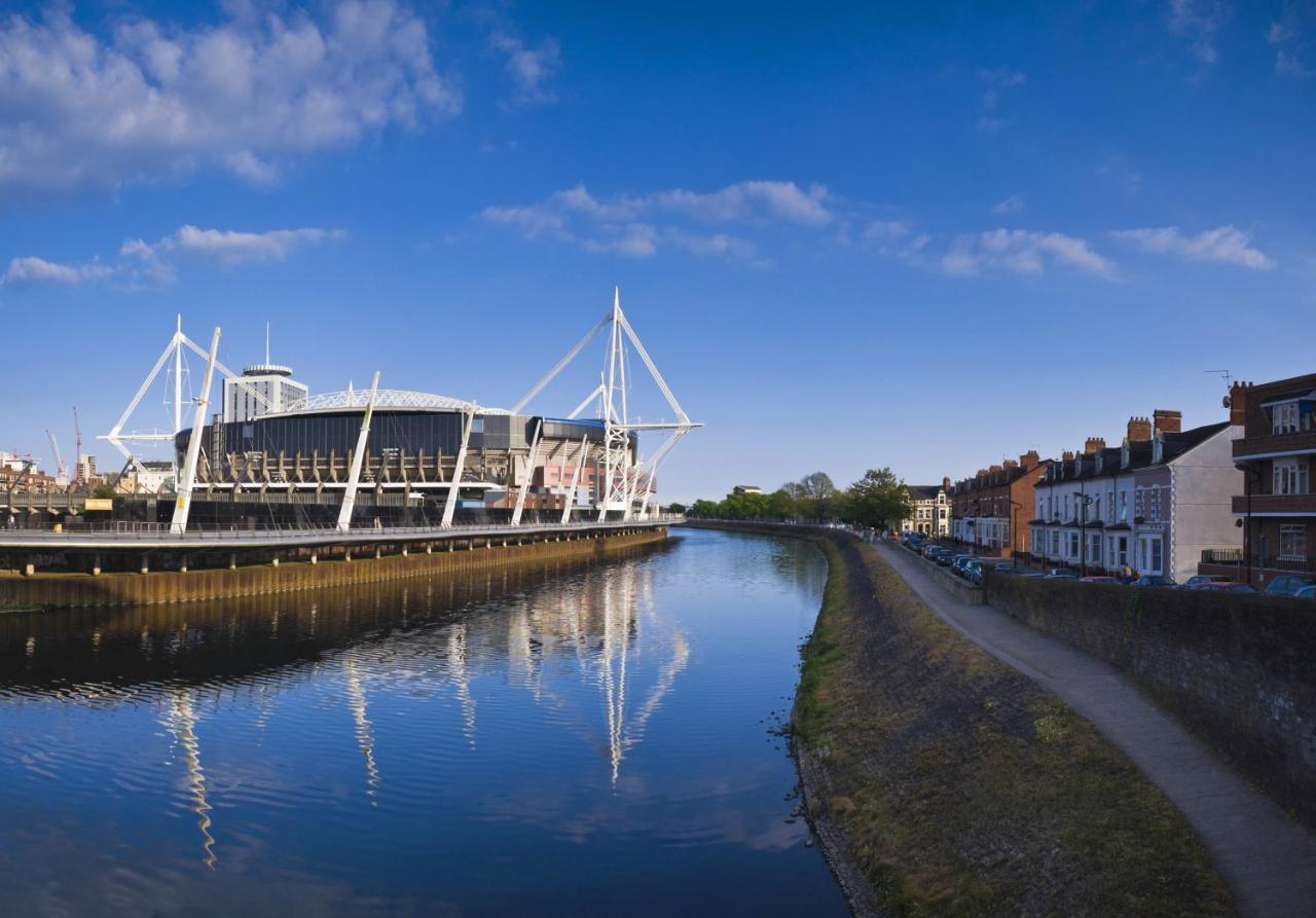 Central Century Wharf - Perfect Location, Swimming Pool And Gym Access Apartment