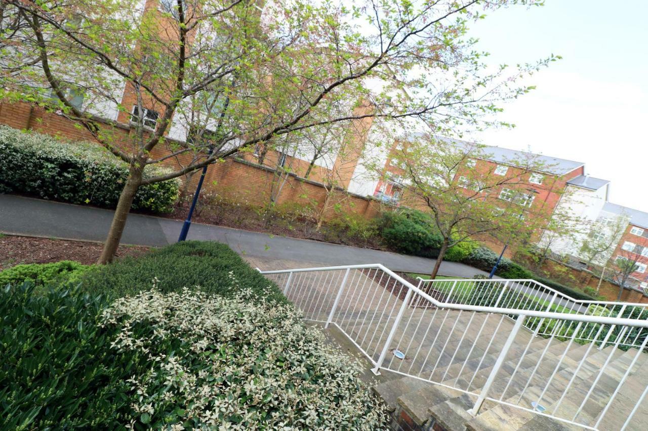 Central Century Wharf - Perfect Location, Swimming Pool And Gym Access