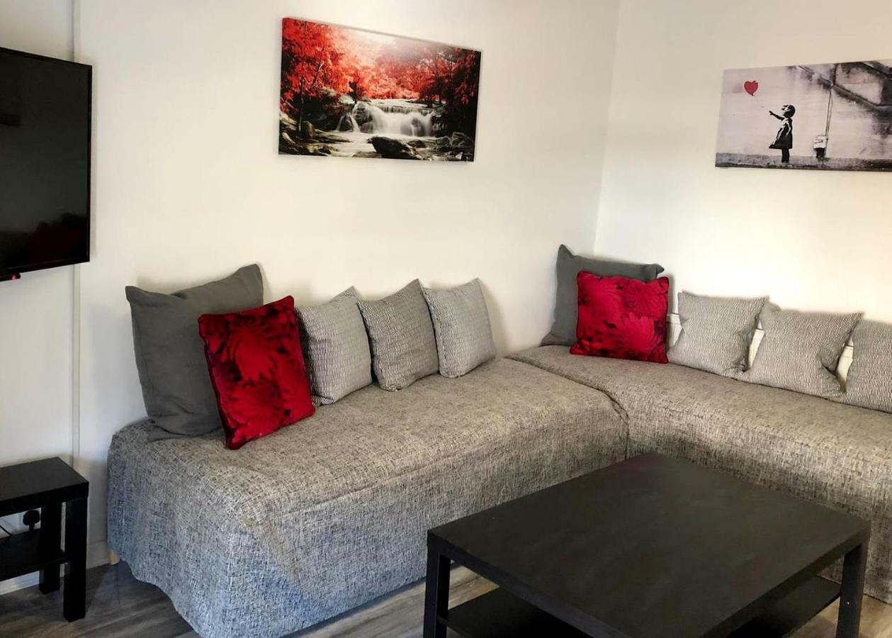 Apartment 3 Fitzhamon Embankment Opposite Principality Stadium - Long Offer