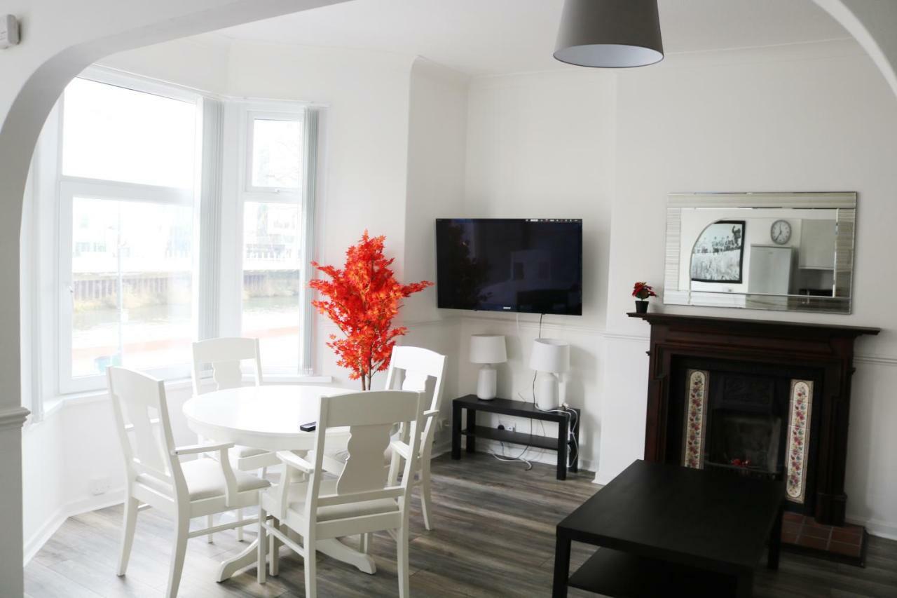 3 Fitzhamon Embankment Opposite Principality Stadium - Long Offer Apartment