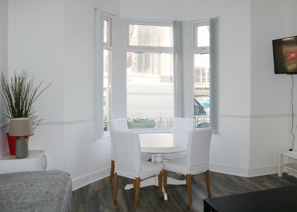 3 Fitzhamon Embankment Opposite Principality Stadium - Long Offer Apartment *