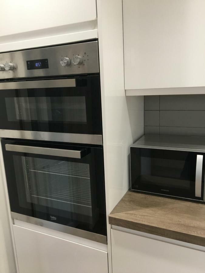 House For Families Or Groups Near Centre Cardiff