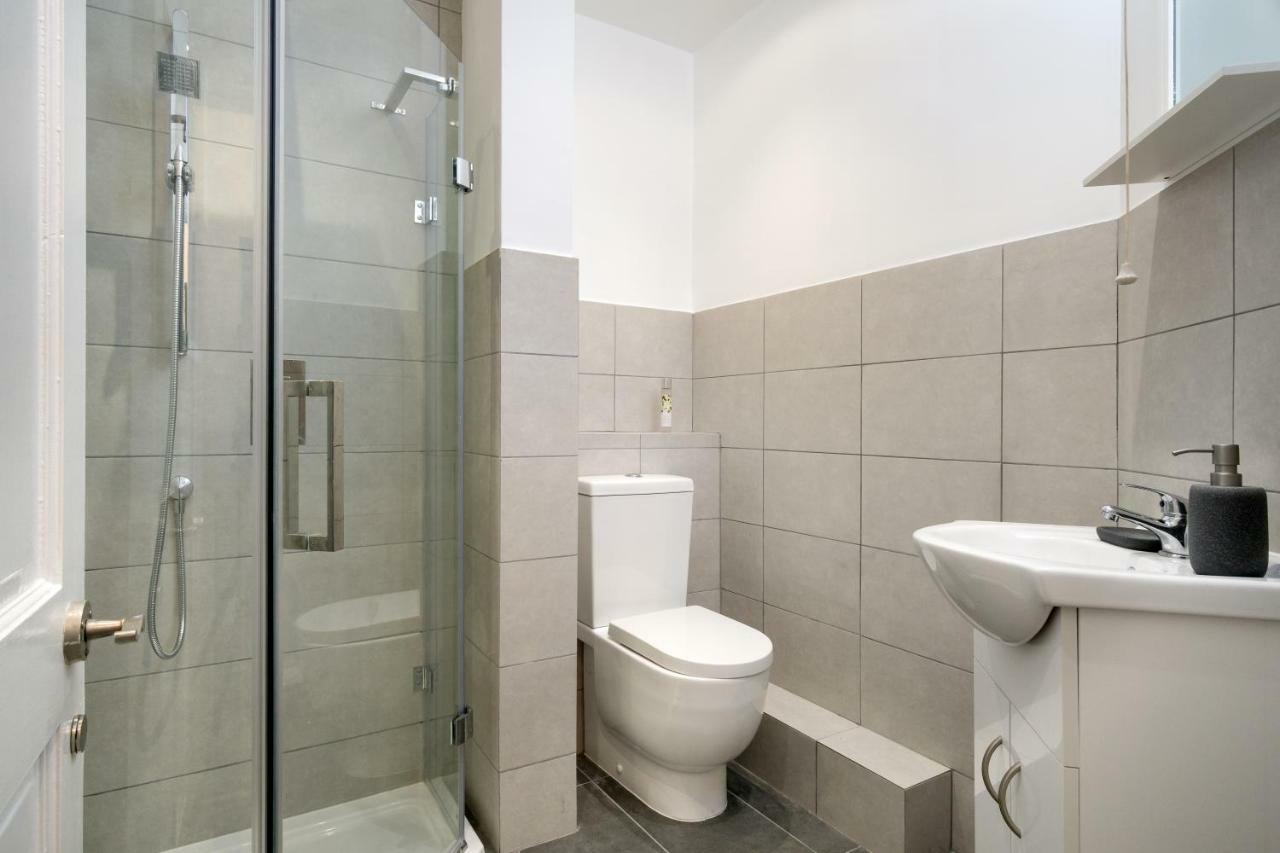 House For Families Or Groups Near Centre *