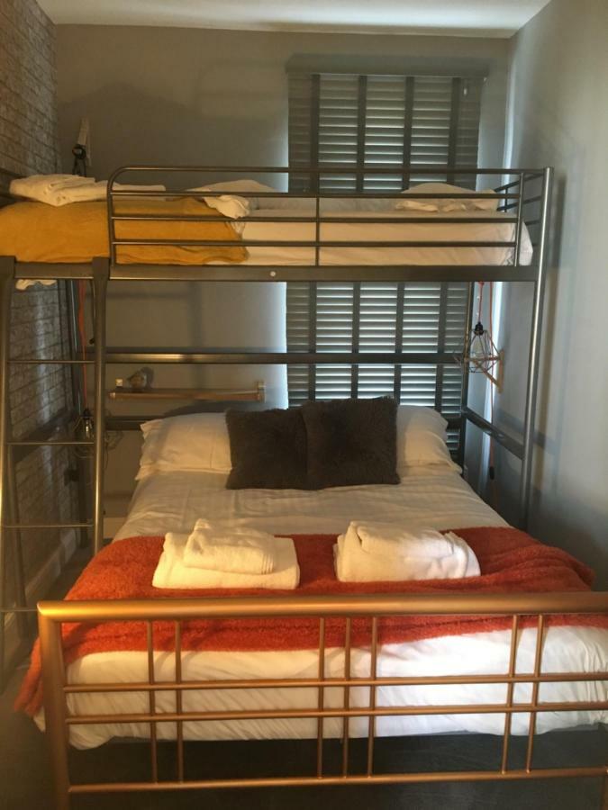 House For Families Or Groups Near Centre Holiday home Cardiff