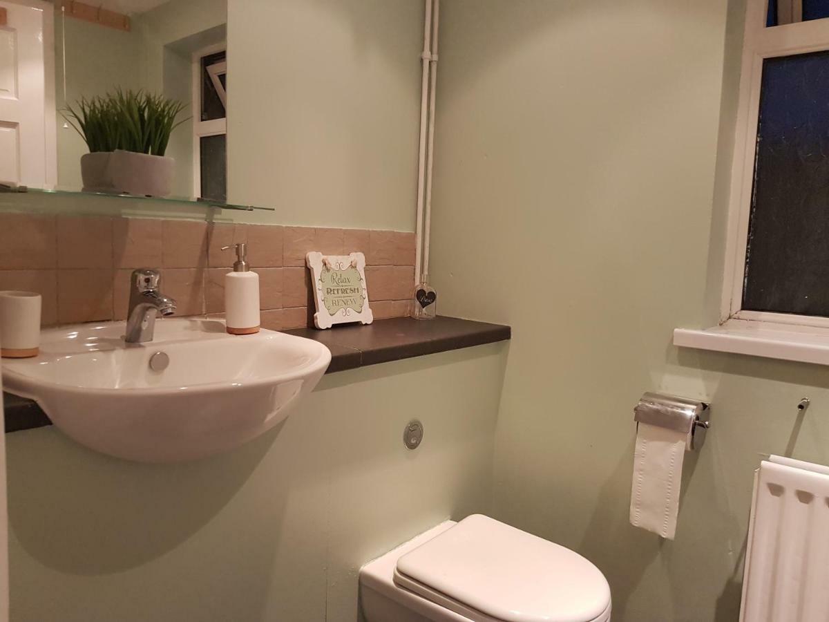 Tynant House- Modern 3 Bed House- Centre And Free Parking Holiday home