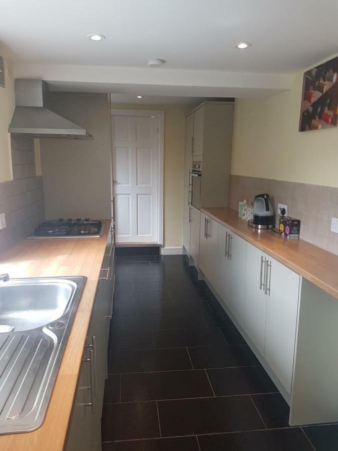 Tynant House- Modern 3 Bed House- Centre And Free Parking Holiday home Cardiff