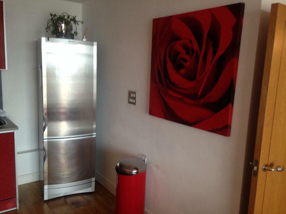 Stunning Spacious City Apartment With Free Parking Cardiff