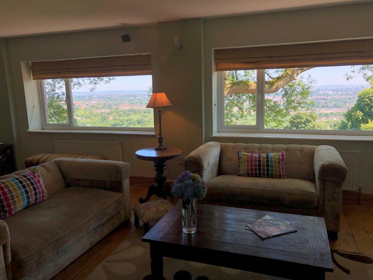 The Foretop Apartment *