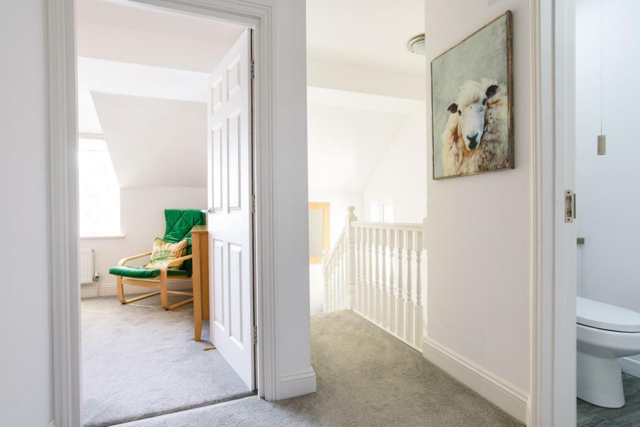 Albany By Black Door Apartment