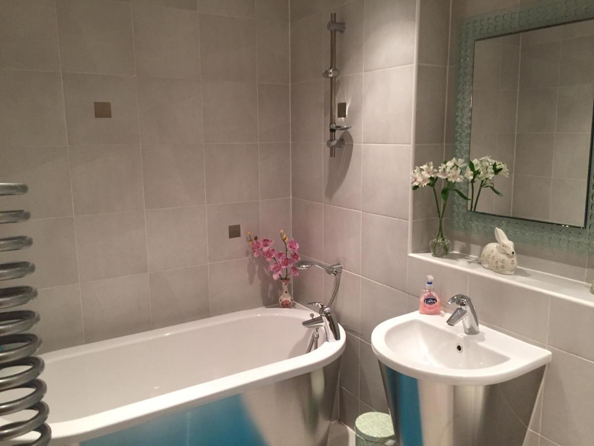 Apartment Stunning Spacious City Apartment With Free Parking *