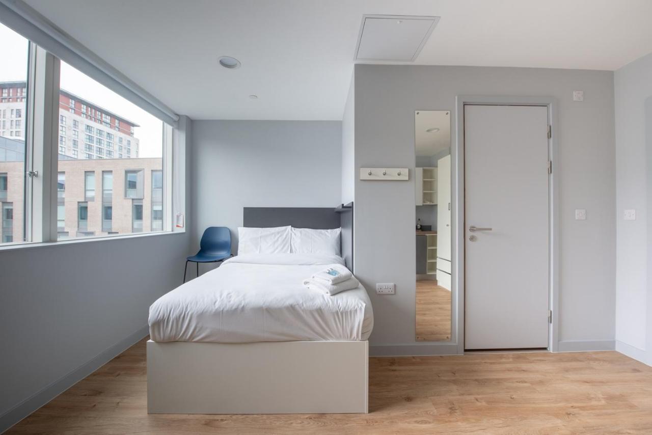 Apartment Modern Studios, *