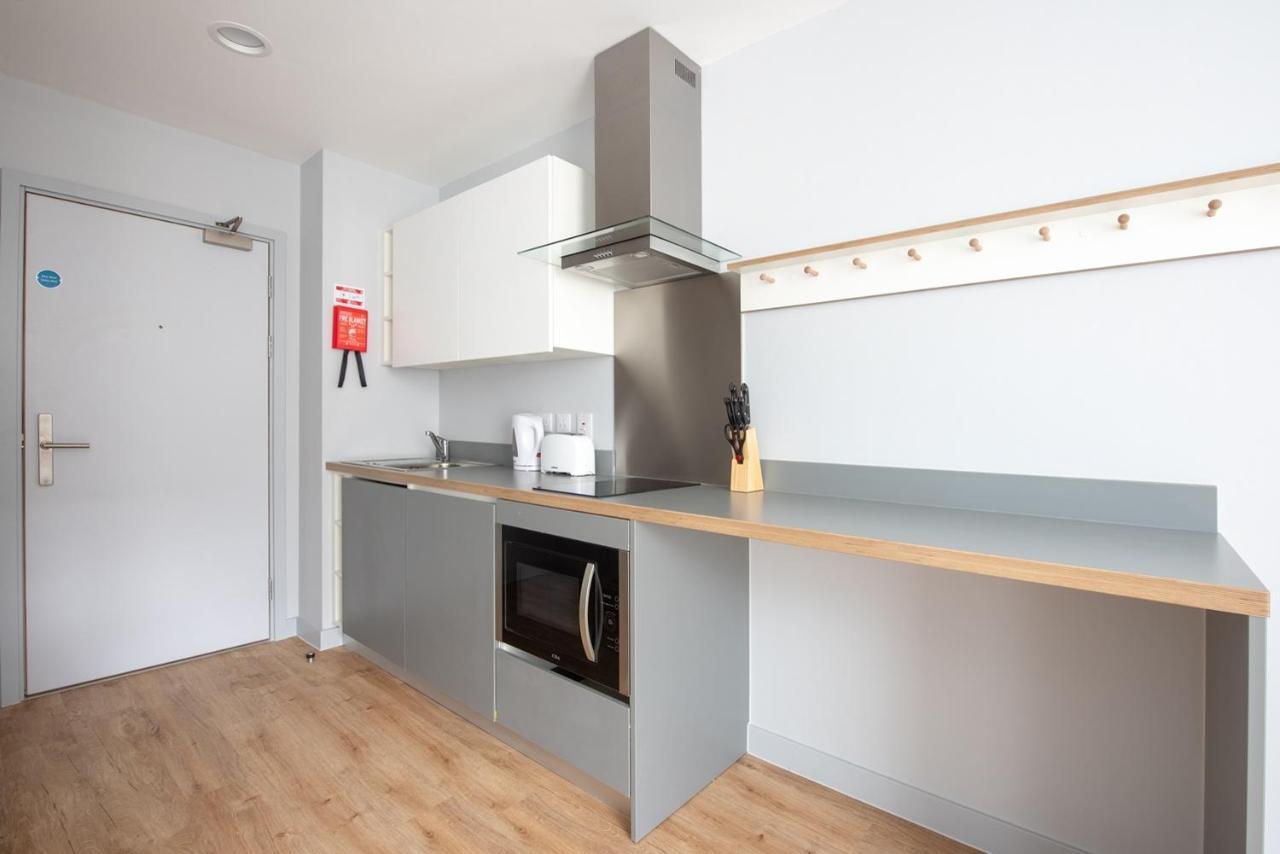 Modern Studios, * Cardiff