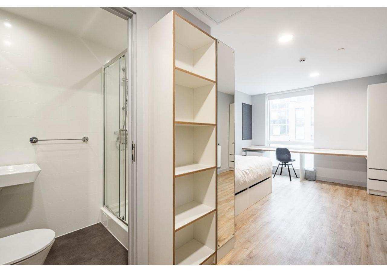 Apartment Modern Studios, *