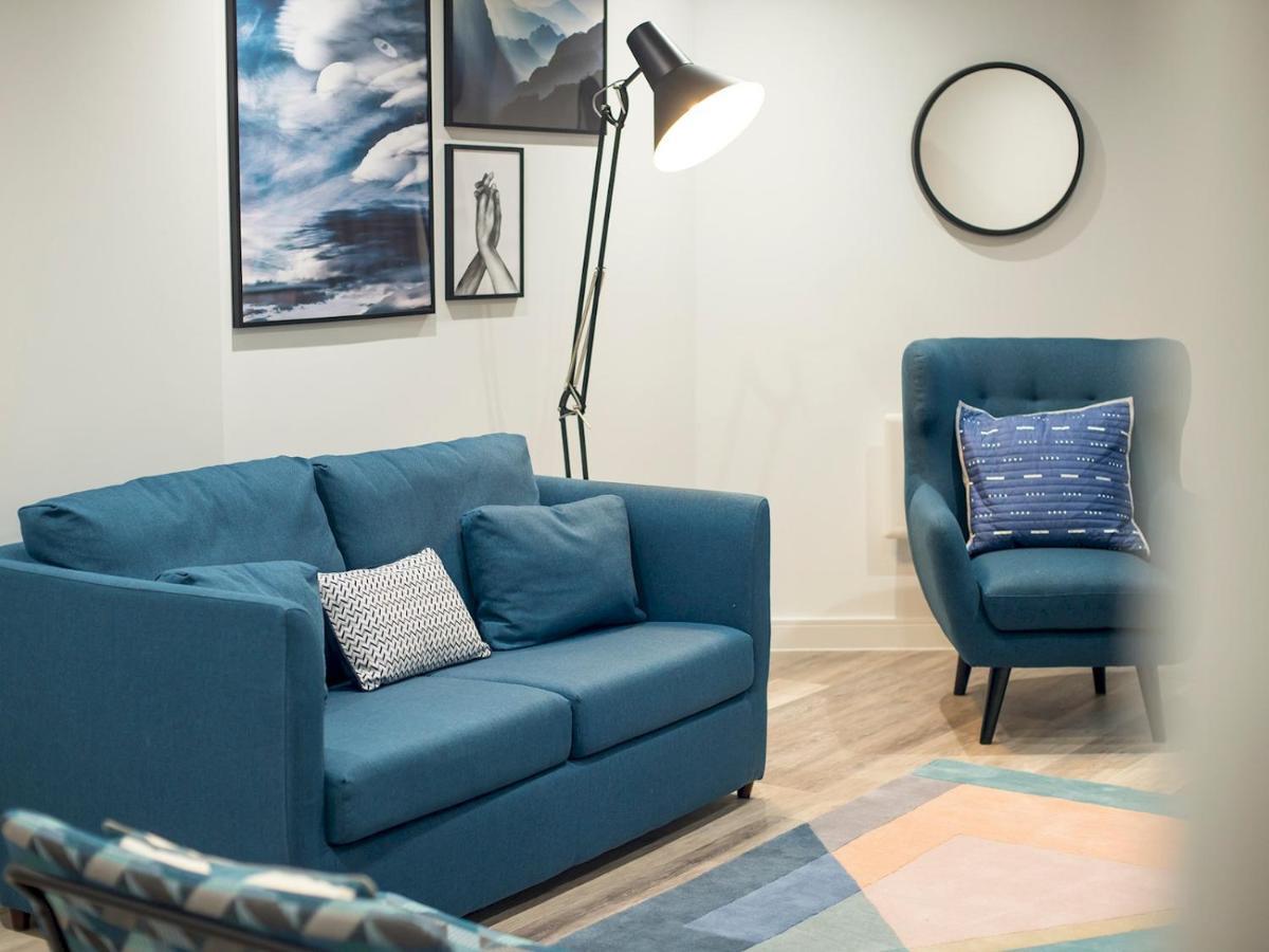 New In Centre & Close To Stadiums Apartment *
