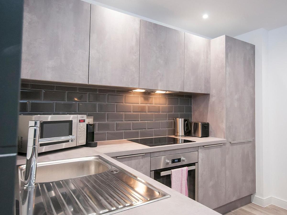 New In Centre & Close To Stadiums Apartment Cardiff