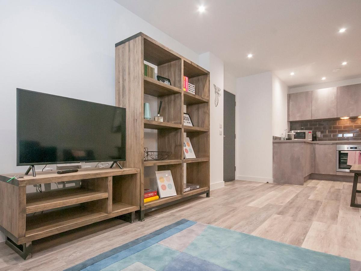 Apartment New In Centre & Close To Stadiums *