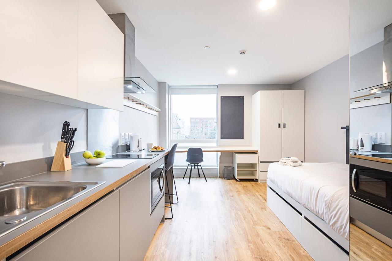 Modern Studios, *