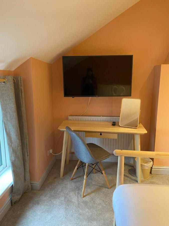Aaron Wise - 17 Fitzhamon Apartment Cardiff