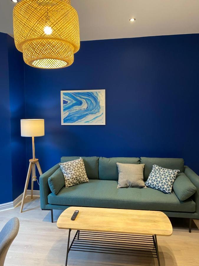 Aaron Wise - 17 Fitzhamon Apartment *
