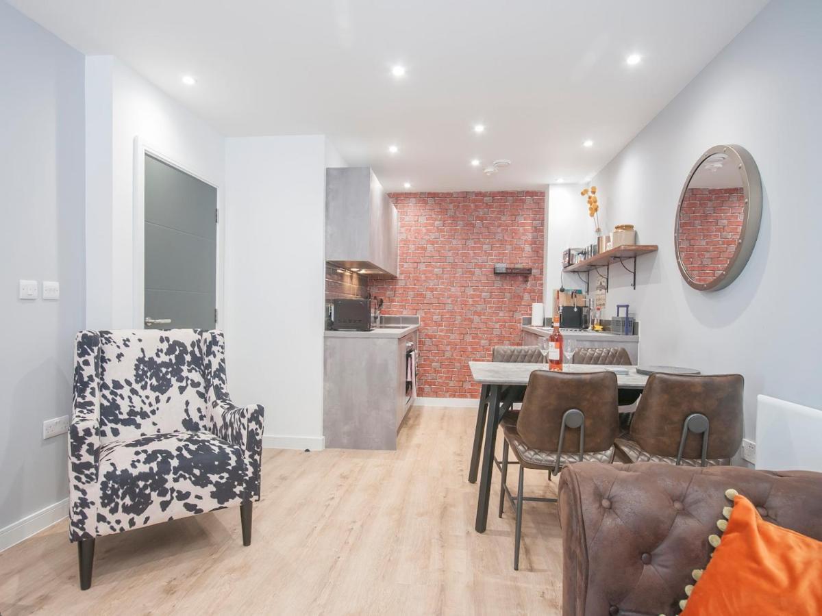 New Modern In The & Close To Stadiums Apartment *