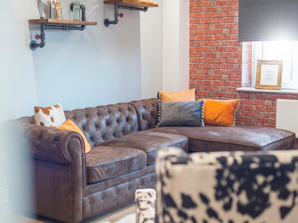 New Modern In The & Close To Stadiums Apartment *