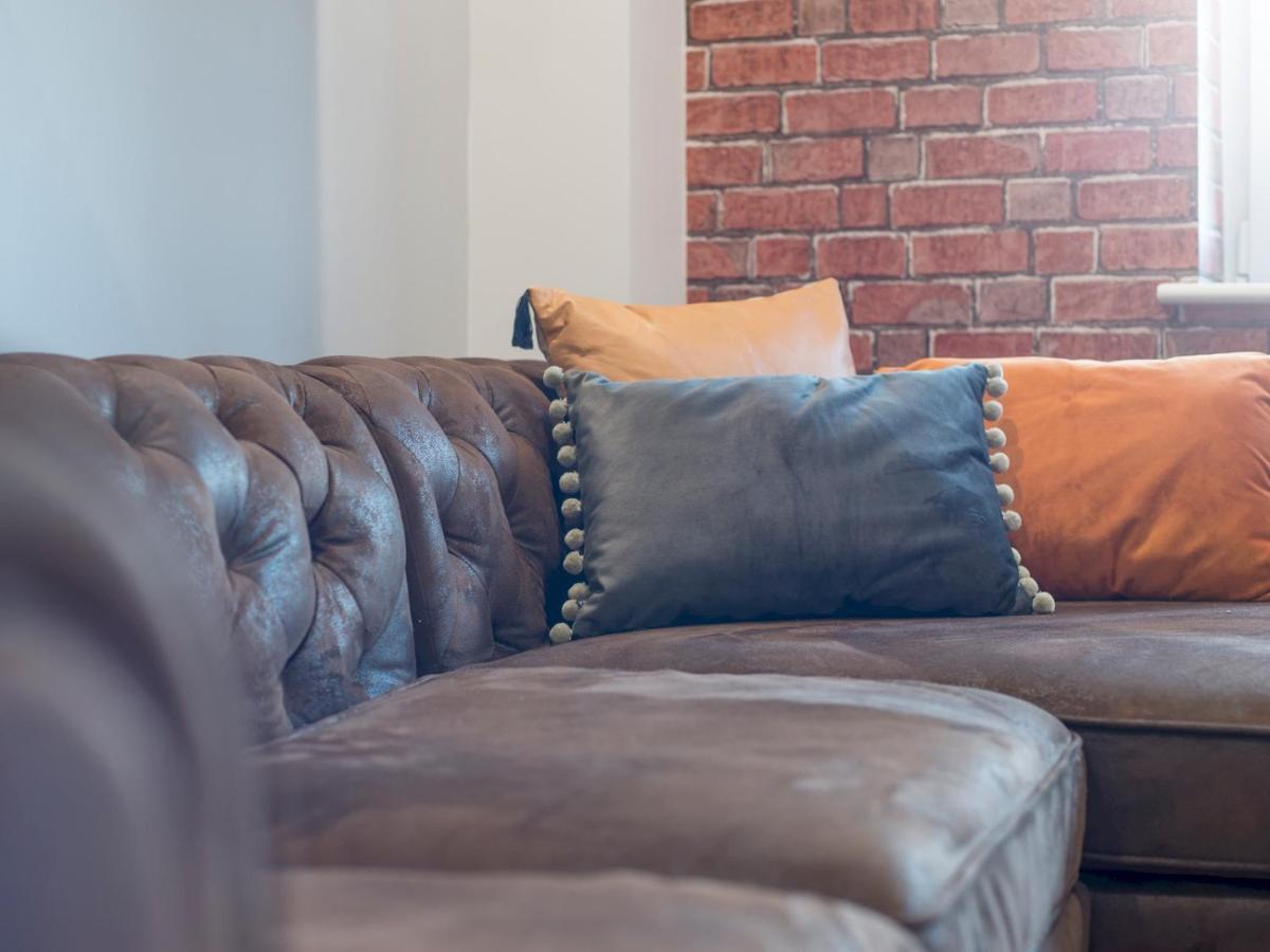 Apartment New Modern In The & Close To Stadiums