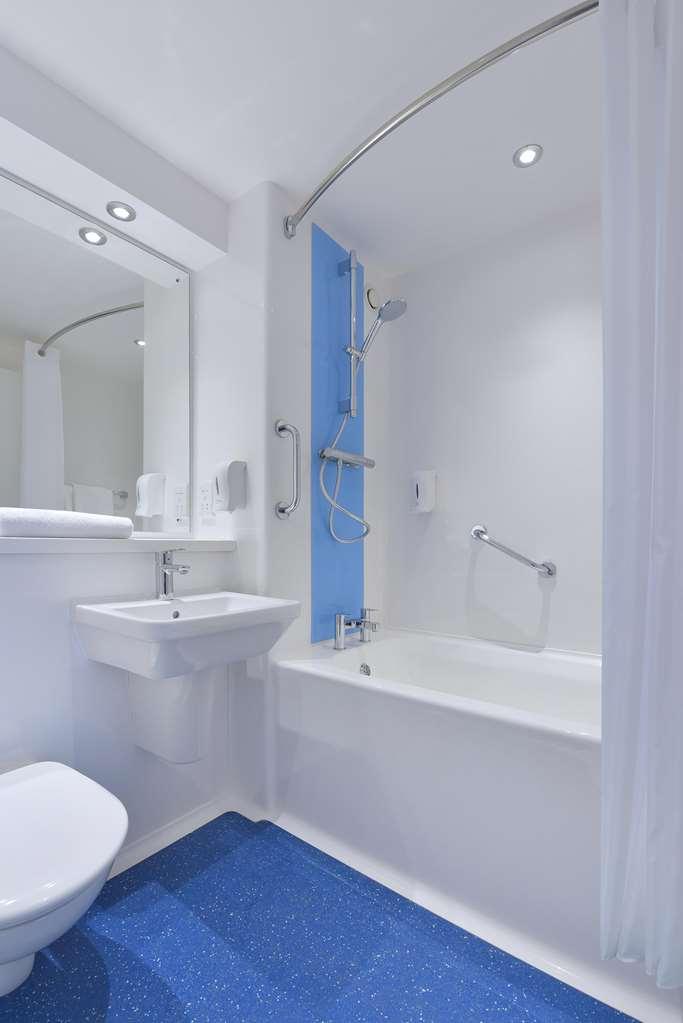 Hotel Travelodge Llanedeyrn