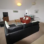 Cardiff Holiday Homes Ashgrove Court Penthouses