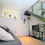 The Coach House - Free Private Parking - By Property Promise