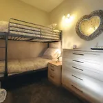 De Courceys Manor Suites & Cottages