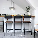 No 49 City Apartments, Perfect For Business And Leisure Stays, 10 Min Drive Into City Centre, Easy Access To Local Transport, 1Br And 2Br Available, Free Parking