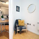 The Hayes By Mia Living 2 Bedroom Apartment In Cardiff City Centre