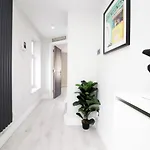 New 2 Bed Comfort - Functional - Secure - Private