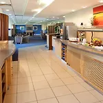 Holiday Inn Express Cardiff Airport, An Ihg Hotel