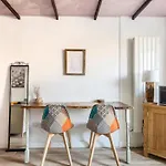 Bedroom With Kitchenette, Private Bathroom And Parking