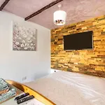 Bedroom With Kitchenette, Private Bathroom And Parking