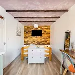 Bedroom With Kitchenette, Private Bathroom And Parking