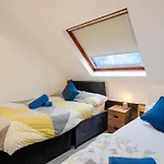 Duplex Apartment For Up To 13 Near City Centre