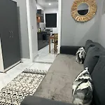2 Bedroom Flat With Hot Tub