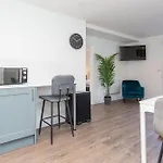 Stayright Central Flats In Cardiff With Designated Parking